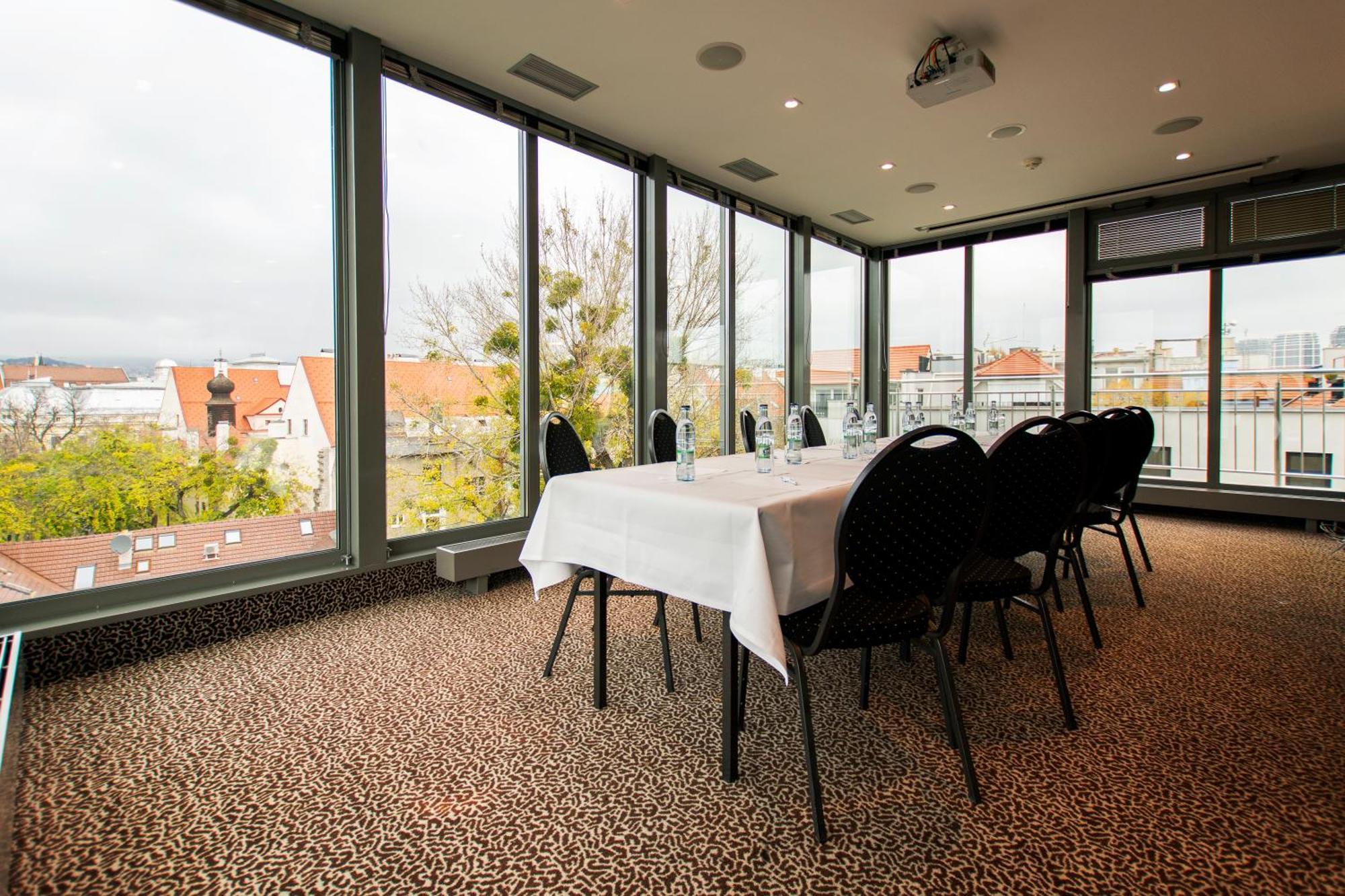 Hotel Avance Bratislava Exterior photo